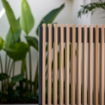 cloture-lattes-bois-grain-jardin