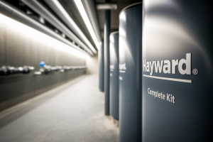 salle-equipement-piscine-hayward-eclairage