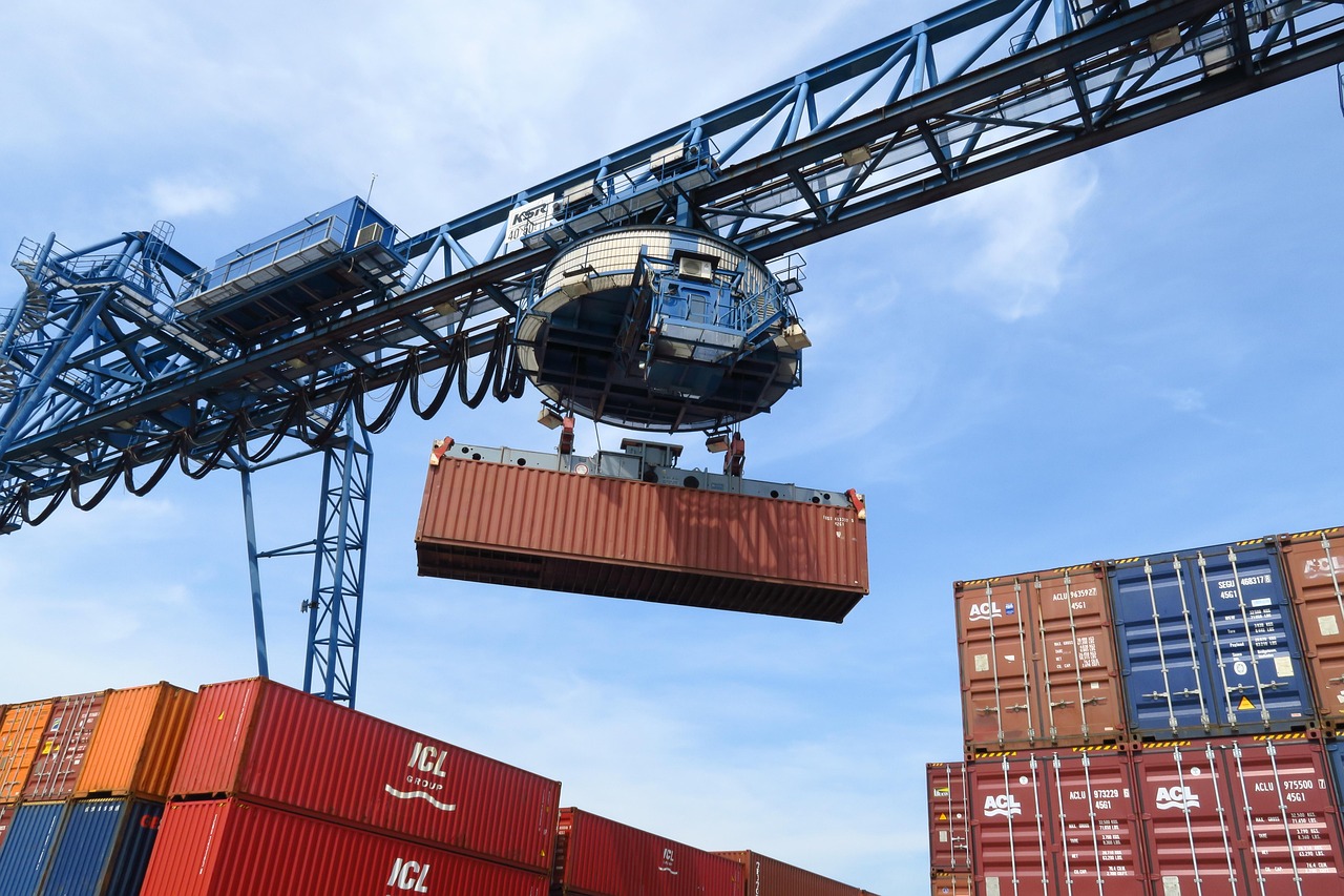 Manutention portuaire : Quels engins pour fluidifier un terminal ?